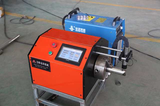 等離子切割機(jī)是借助等離子切割技術(shù)對(duì)金屬材料進(jìn)行加工的機(jī)械。